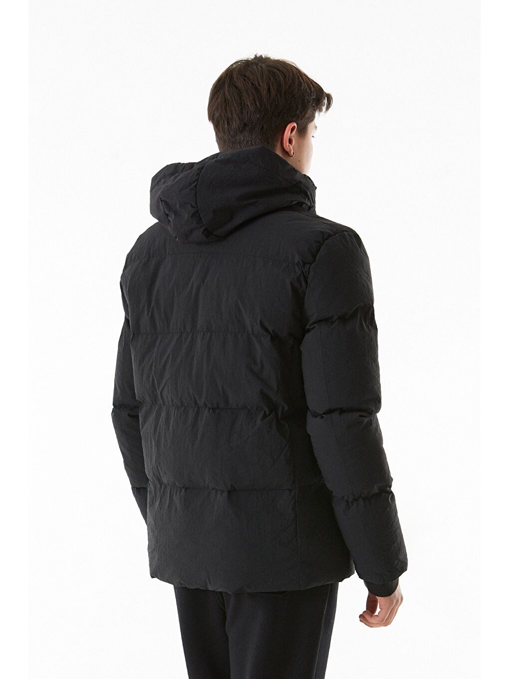 Siyah Cebi Fermuarlı Çıtçıtlı Kapüşonlu Mont-2