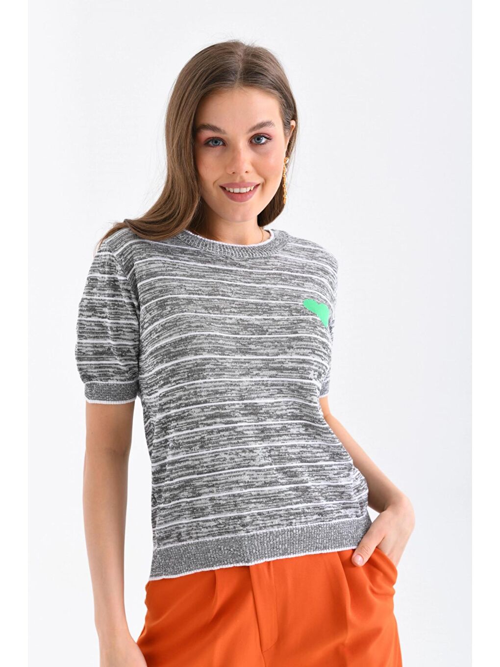 Gri Çizgili Yeşil Kalp Detaylı Kadın Triko