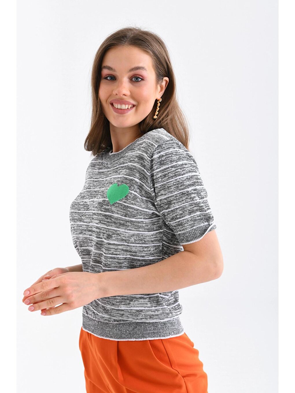 Gri Çizgili Yeşil Kalp Detaylı Kadın Triko-1