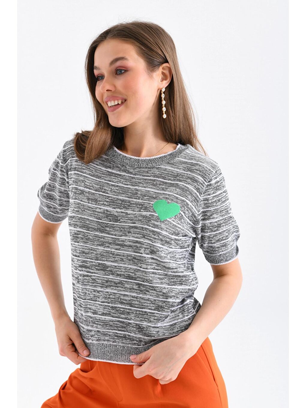 Gri Çizgili Yeşil Kalp Detaylı Kadın Triko-2
