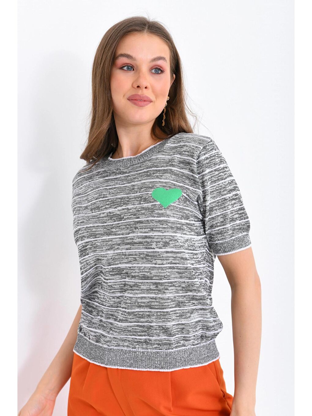 Gri Çizgili Yeşil Kalp Detaylı Kadın Triko-3