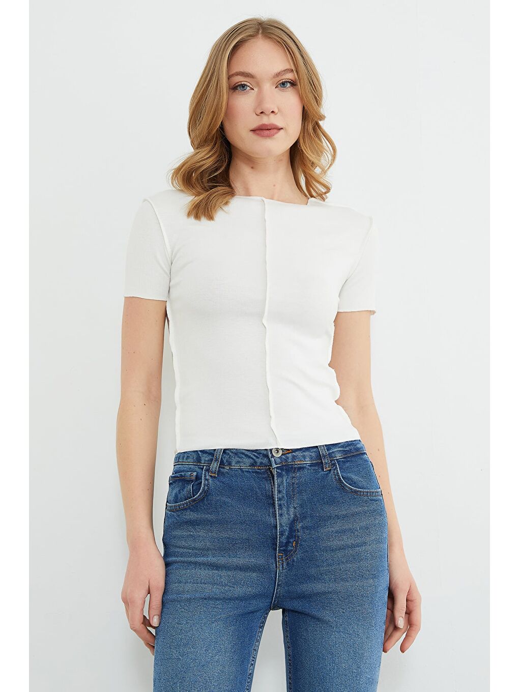 Ekru Basic Dikiş Detaylı Tişört-1