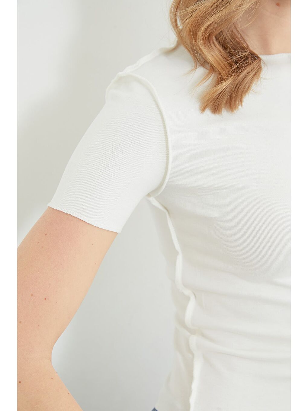 Ekru Basic Dikiş Detaylı Tişört-3