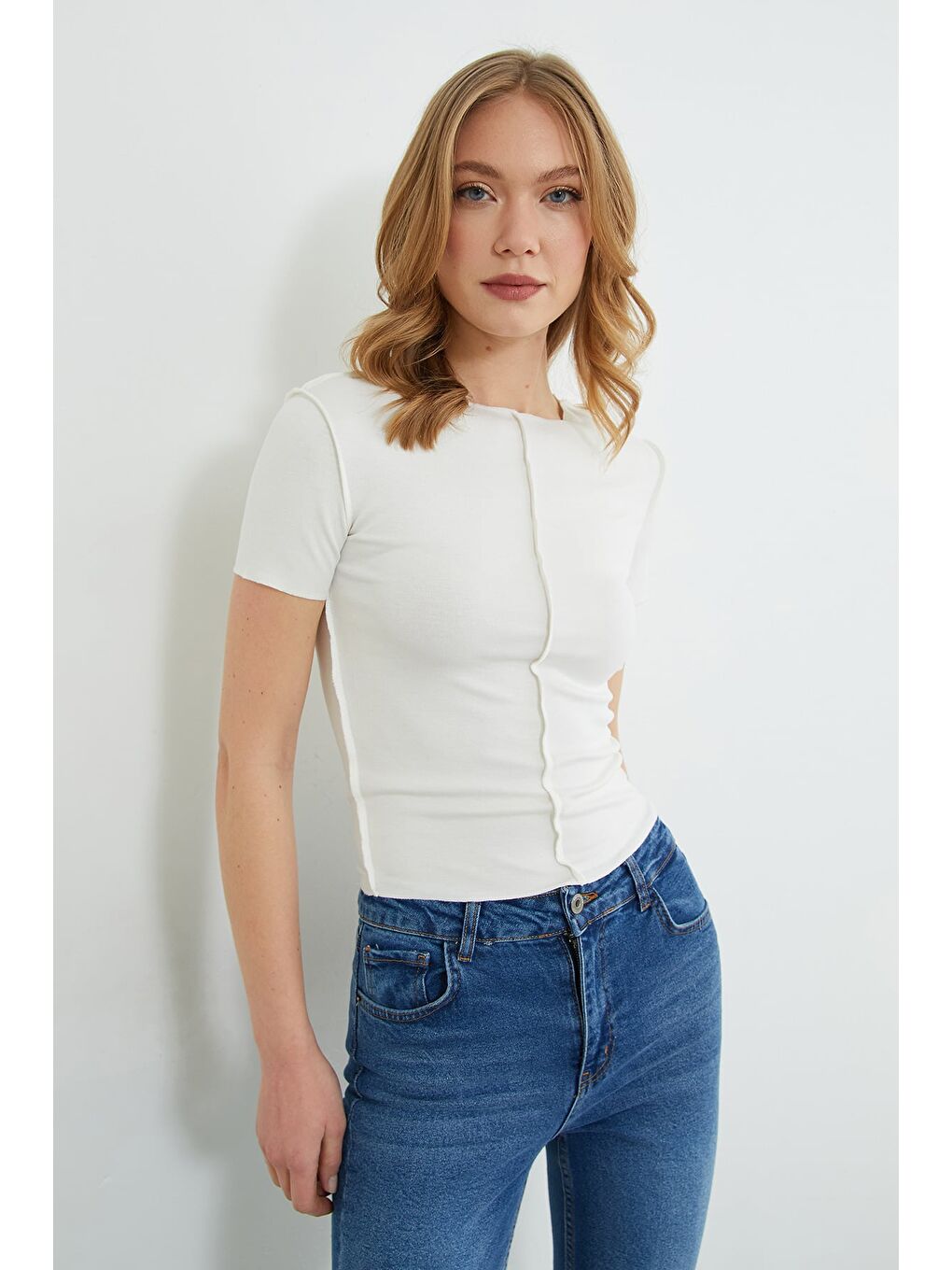Ekru Basic Dikiş Detaylı Tişört-4
