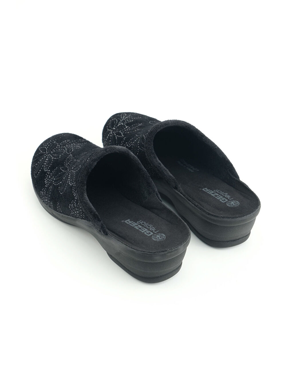 Siyah Kadın Kışlık Rahat Yüksek Taban Nakışlı Tasarım Ev Bahçe Terlik-3