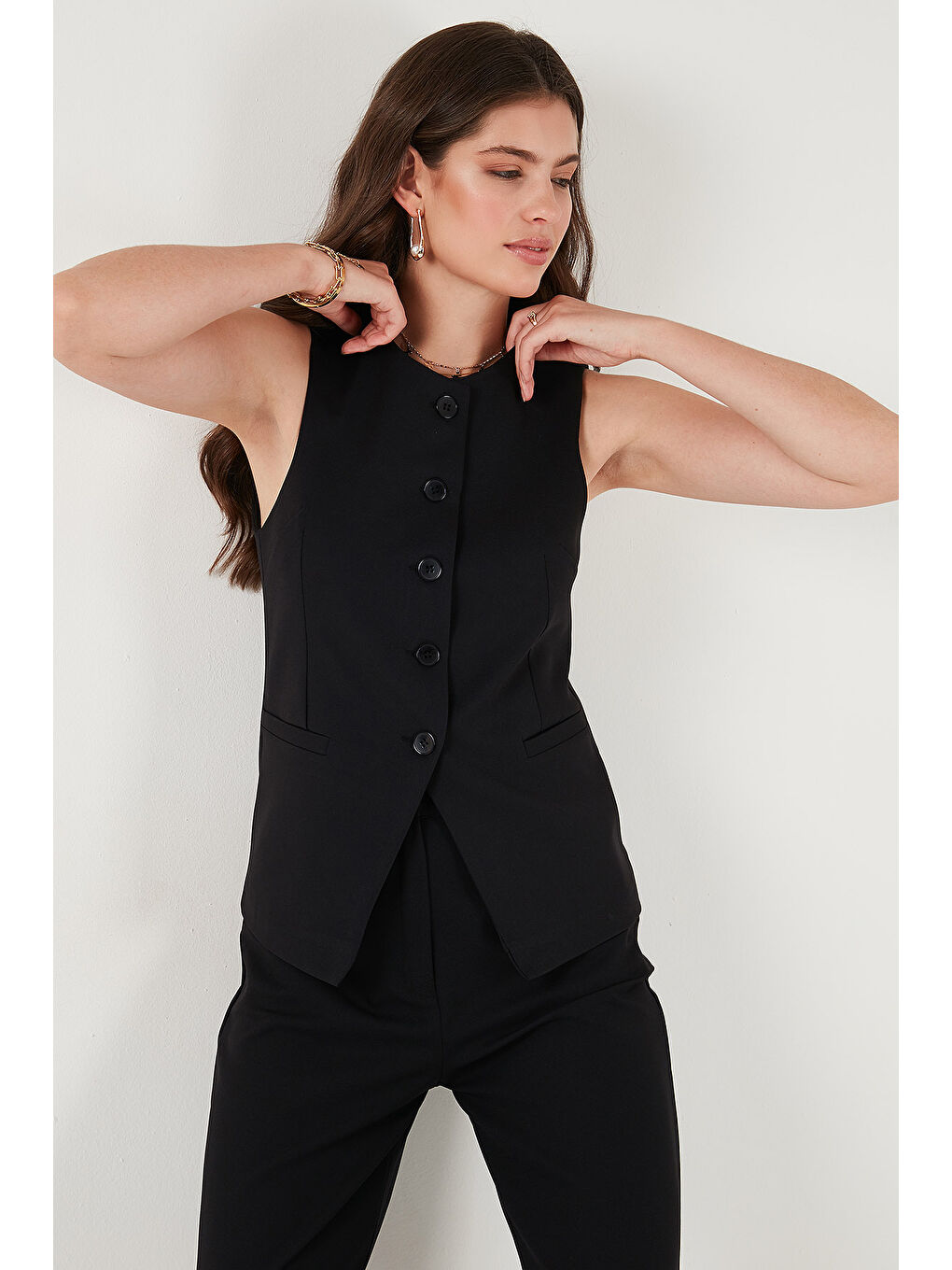 Siyah Regular Fit Bisiklet Yaka Kolsuz Düğmeli Basic Kadın Bluz Yelek 65200004-1