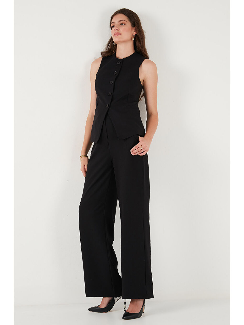 Siyah Regular Fit Bisiklet Yaka Kolsuz Düğmeli Basic Kadın Bluz Yelek 65200004-2