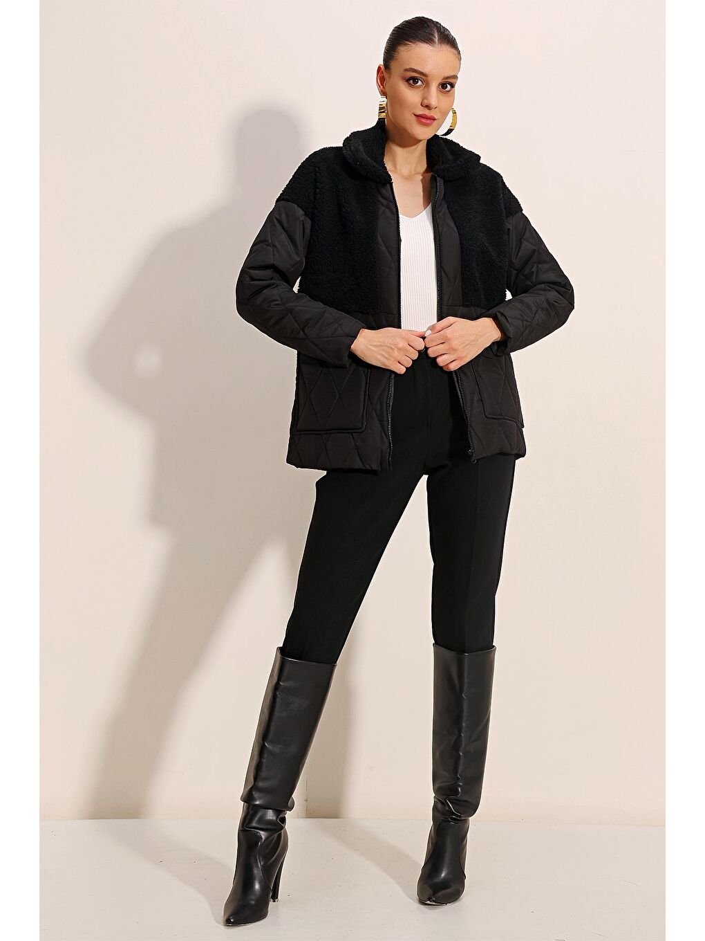 5182 Pelüş Detaylı Oversize Şişme Mont   Siyah-1