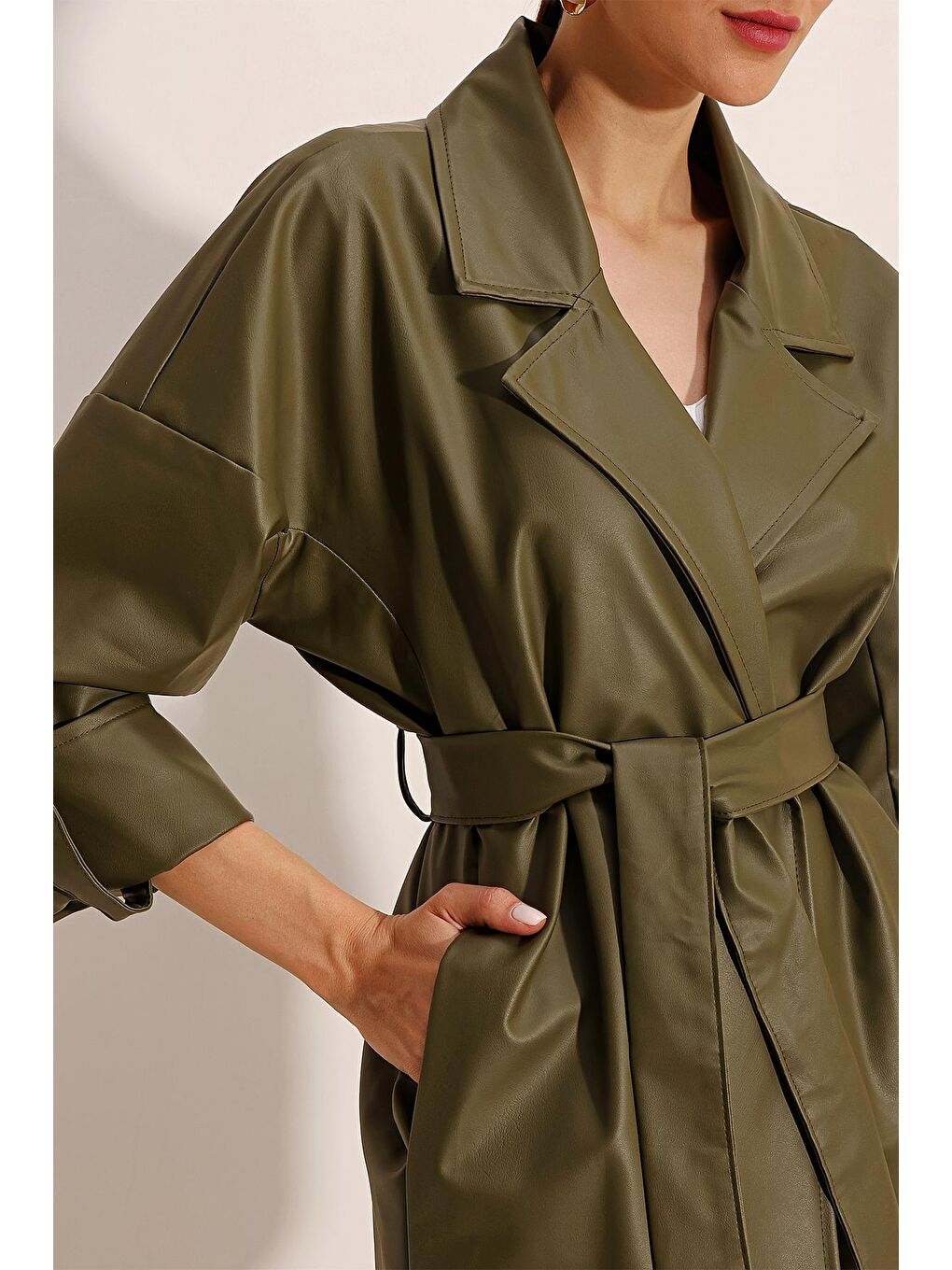 1034 Kuşaklı Suni Deri Trençkot - Haki-3