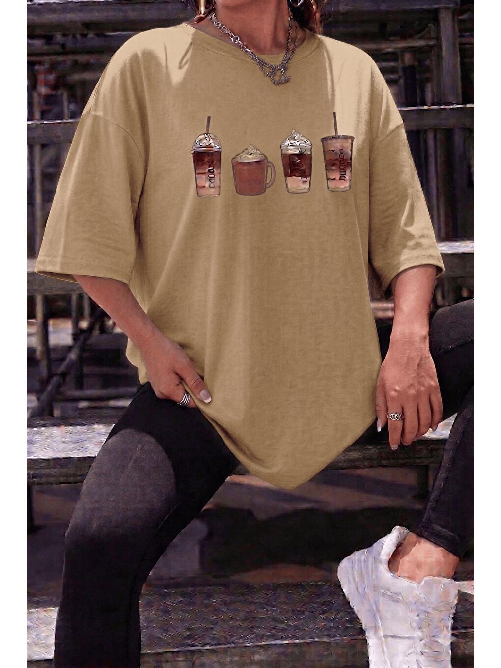 Bej Coffee Lover Baskılı Unisex Oversize T-Shirt - Büyük Beden Seçenekli
