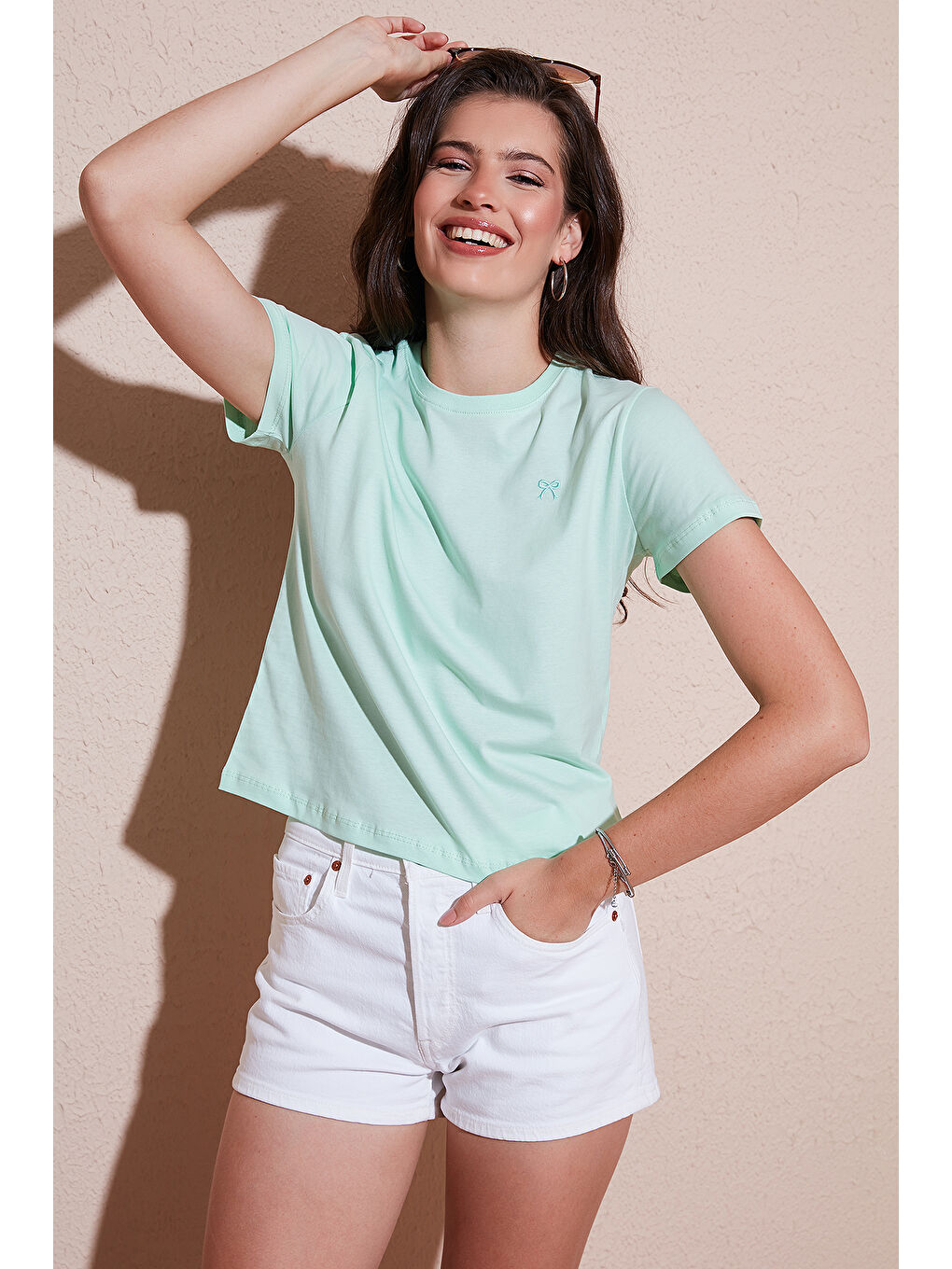 Yeşil Pamuklu Slim Fit Bisiklet Yaka Minimal İşleme Detaylı T Shirt 5866398-2