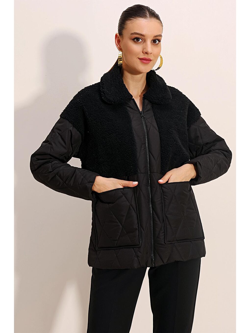 5182 Pelüş Detaylı Oversize Şişme Mont   Siyah-2