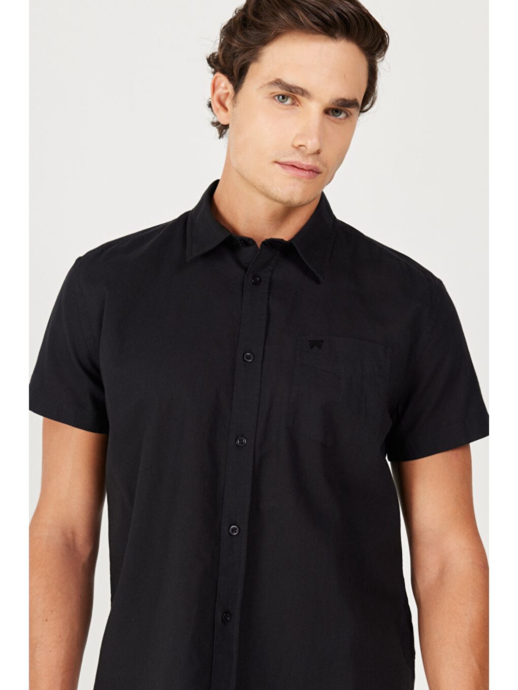 Siyah Regular Fit Normal Kesim Kısa Kollu Düğmeli Yaka Keten Gömlek-2
