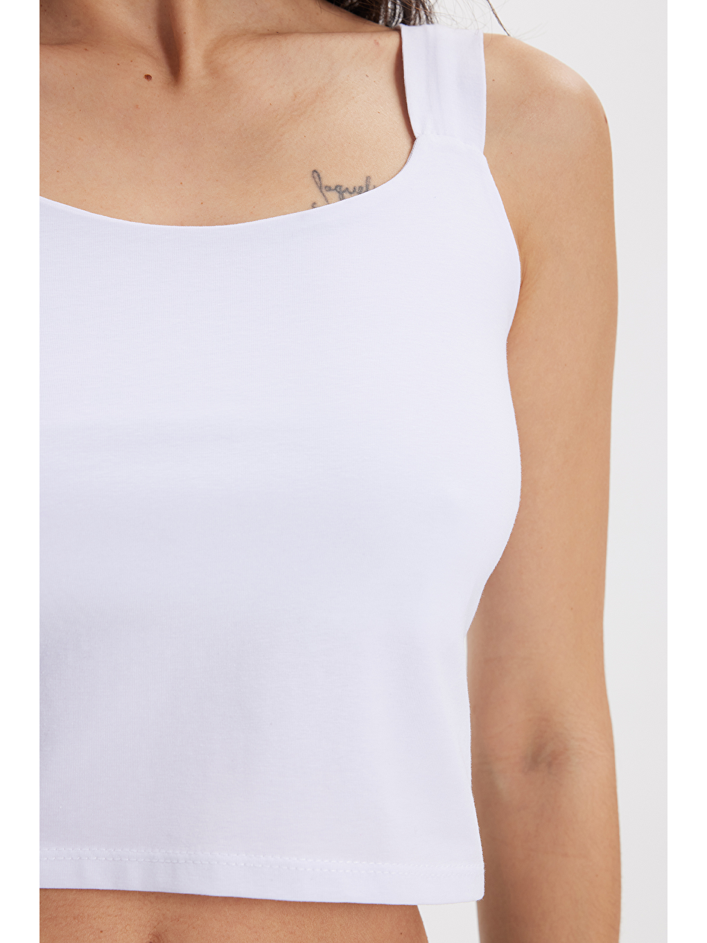 Kadın Slim Fit Dar Kesim Elastanlı Beyaz Crop Atlet-6