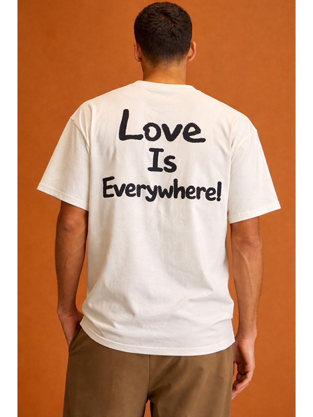 Beyaz Erkek Oversize Tişört "Love Is Everywhere" Baskılı Basic Pamuklu T-Shirt