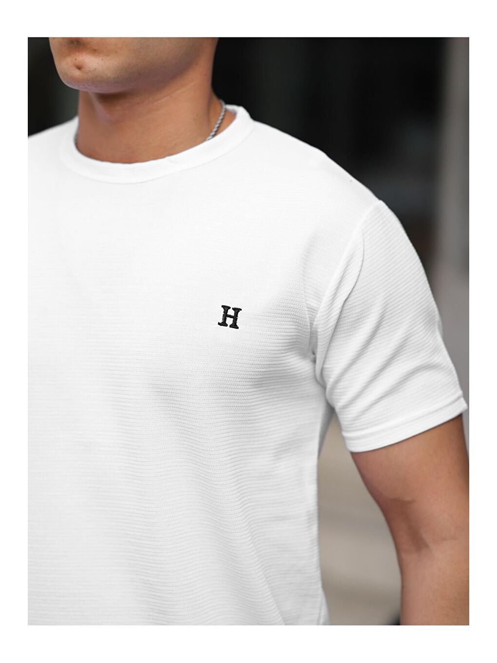 Beyaz Erkek Slim Fit Waffle Kumaş Sıfır Yaka Nakışlı T-shirt-1