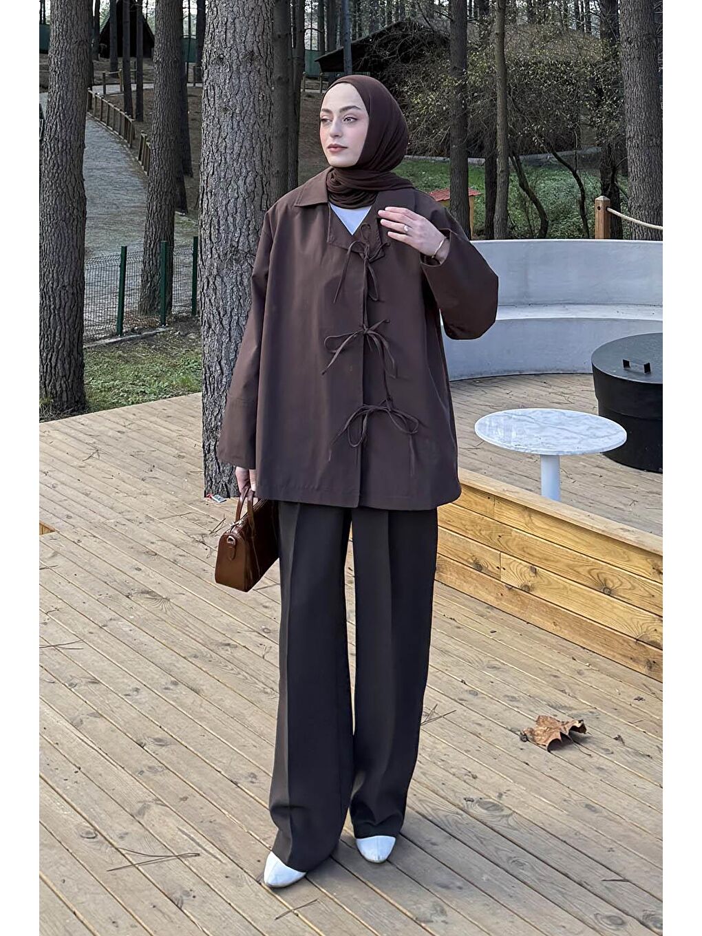 Fiyonk Detaylı Trençkot Acı Kahverengi