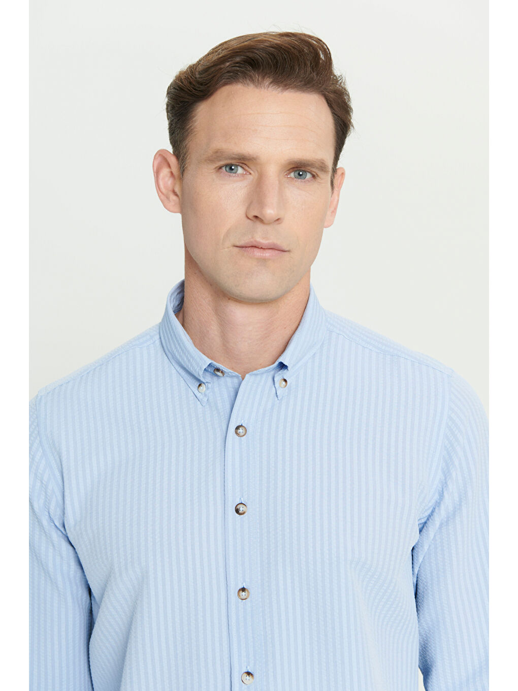 Erkek Lacivert Slim Fit Dar Kesim Gofre Desenli Düğmeli Yaka Hafif Kumaş Gömlek-4