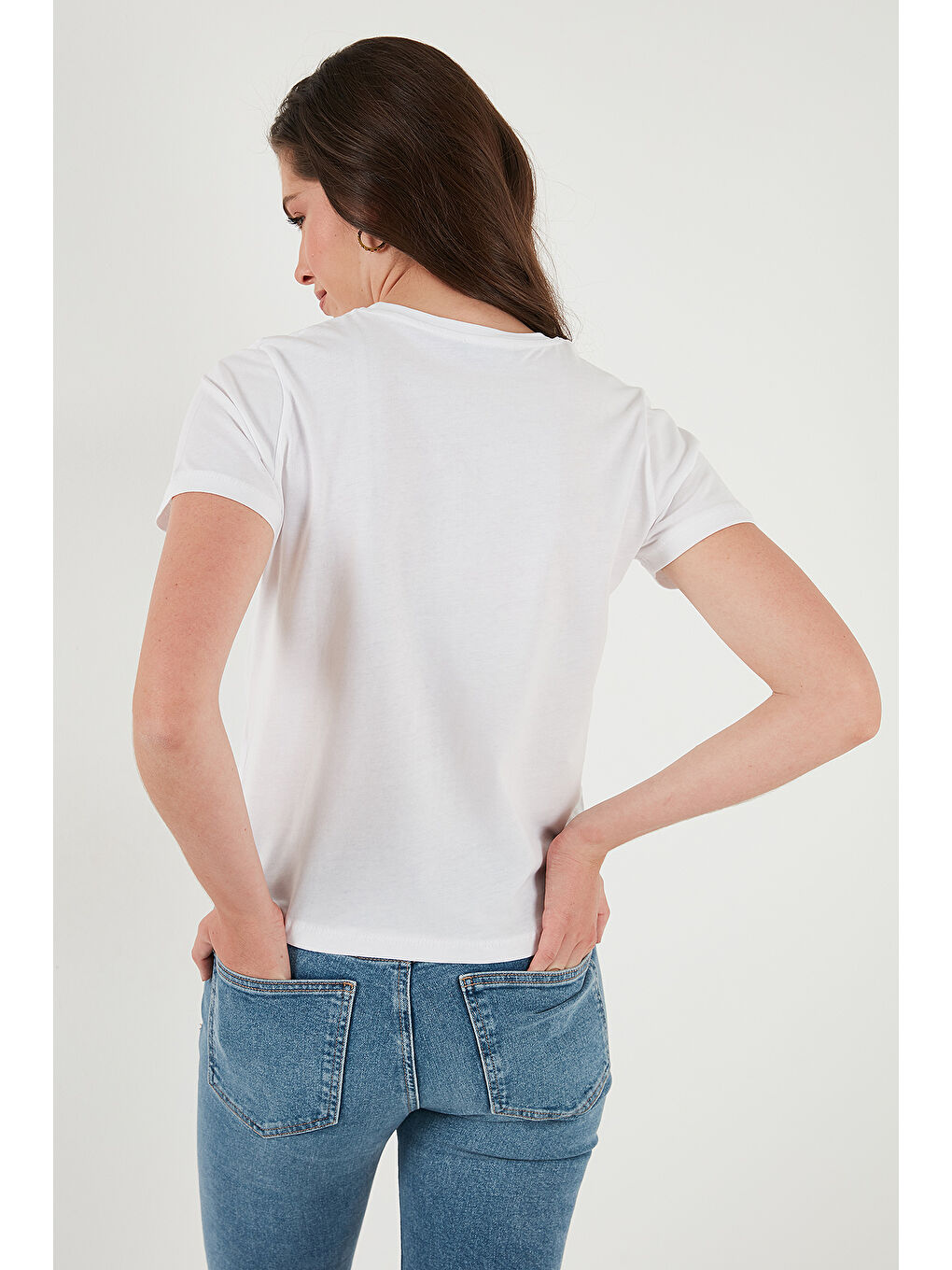 Beyaz Pamuklu Slim Fit Bisiklet Yaka Minimal İşleme Detaylı T Shirt 5866398-6