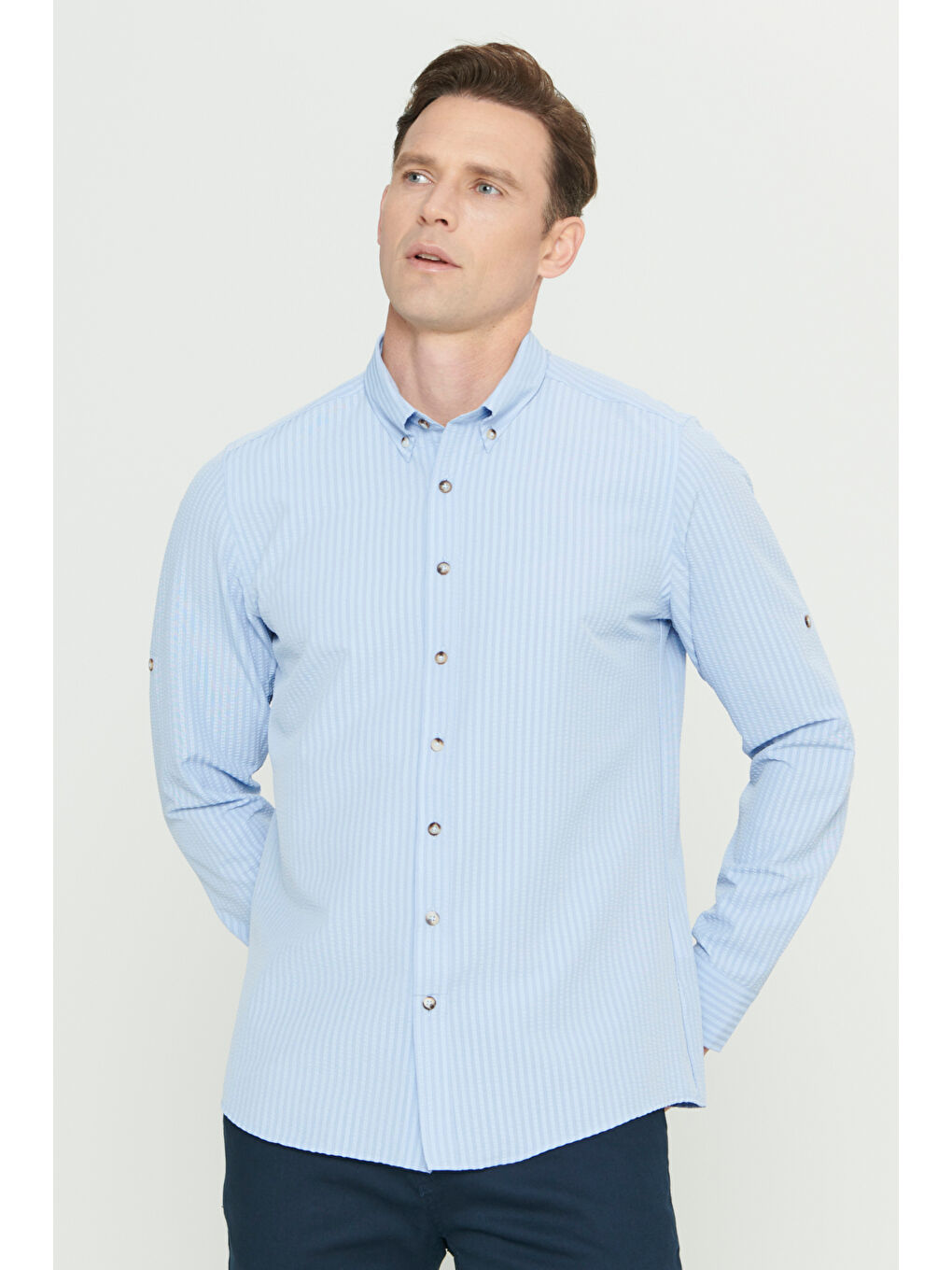 Erkek Lacivert Slim Fit Dar Kesim Gofre Desenli Düğmeli Yaka Hafif Kumaş Gömlek-5