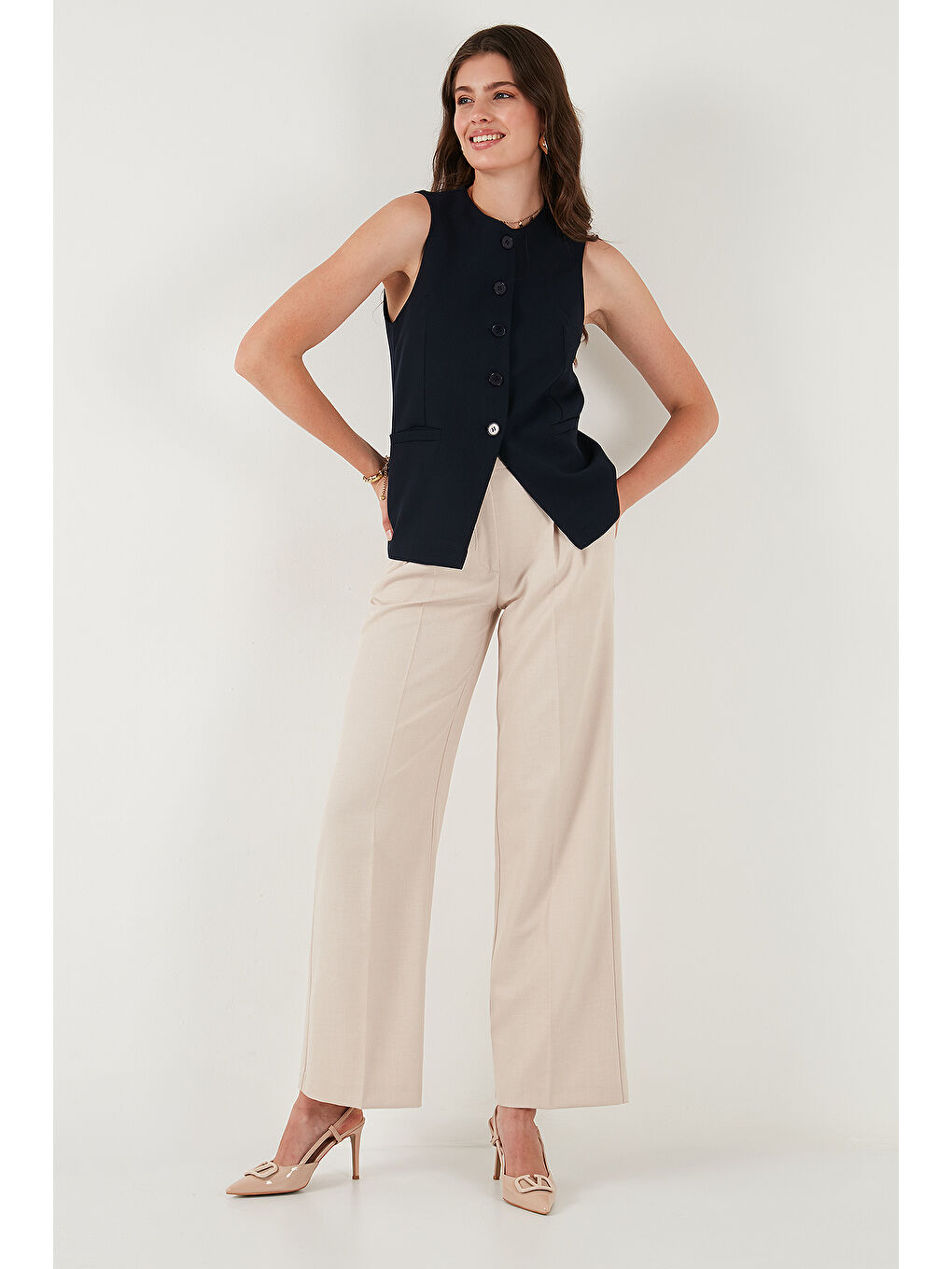 Lacivert Regular Fit Bisiklet Yaka Kolsuz Düğmeli Basic Kadın Bluz Yelek 65200004-2