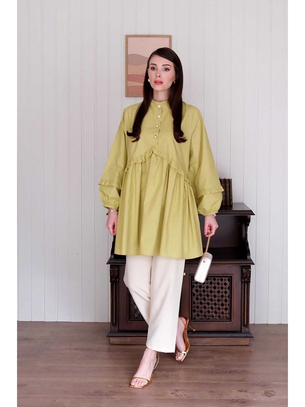 Soft Yeşil İnci Detaylı Robalı Tunik Krem Boru Paça Pantolon Takım