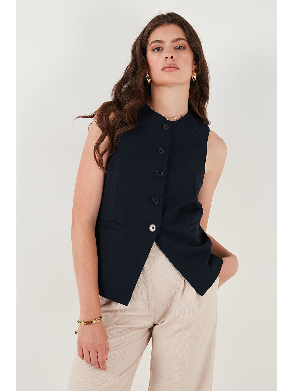 Lacivert Regular Fit Bisiklet Yaka Kolsuz Düğmeli Basic Kadın Bluz Yelek 65200004-4