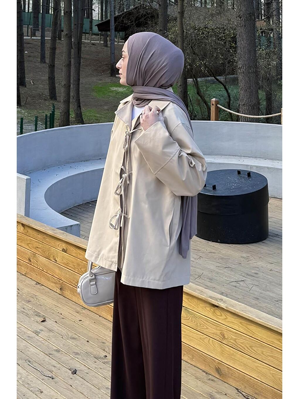 Fiyonk Detaylı Trençkot Bej-1