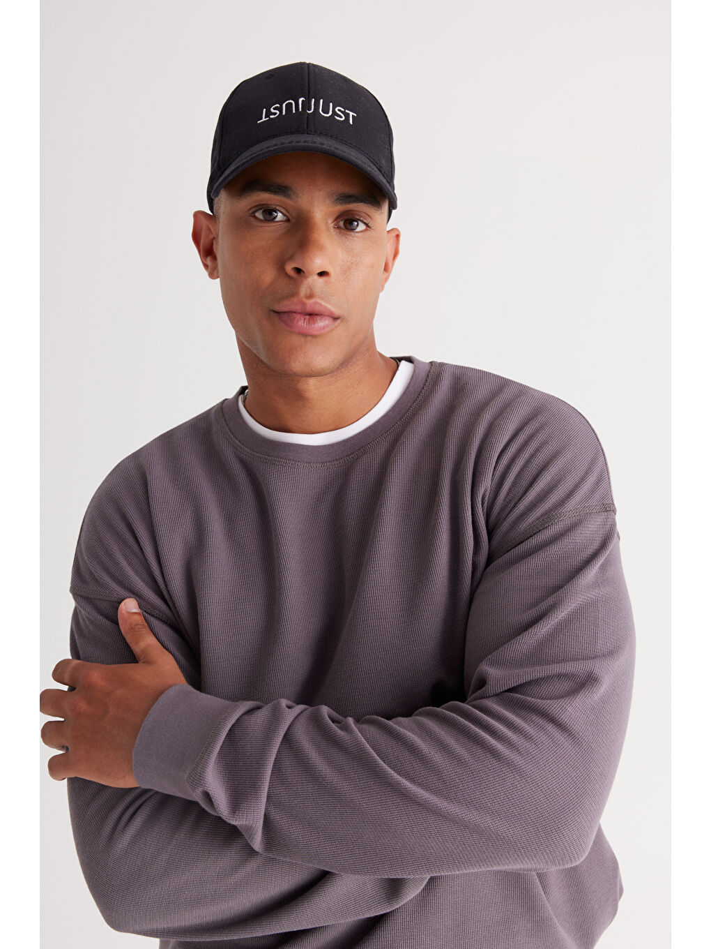 Erkek Koyu Gri Loose Fit Bisiklet Yaka Jakarlı Sweatshirt-3