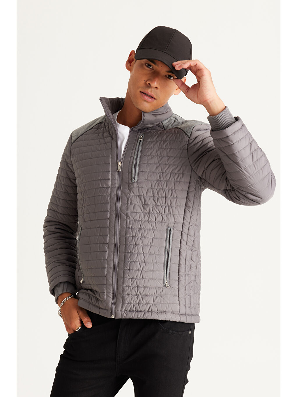 Erkek Gri Standart Fit Normal Kesim Dik Yaka Desenli Mont-1