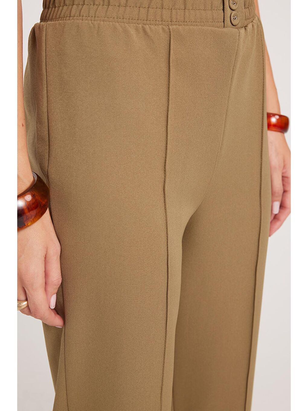 Kadın Relax Fit Rahat Kesim Yüksel Bel Düz Paça Beli Lastikli Haki Pantolon-2