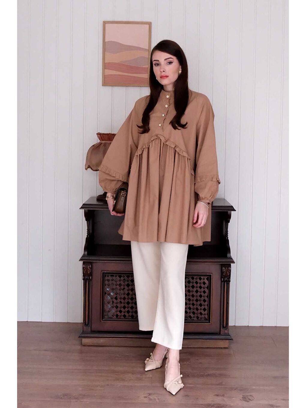 Bej Karamel İnci Detaylı Robalı Tunik Krem Boru Paça Pantolon Takım-1