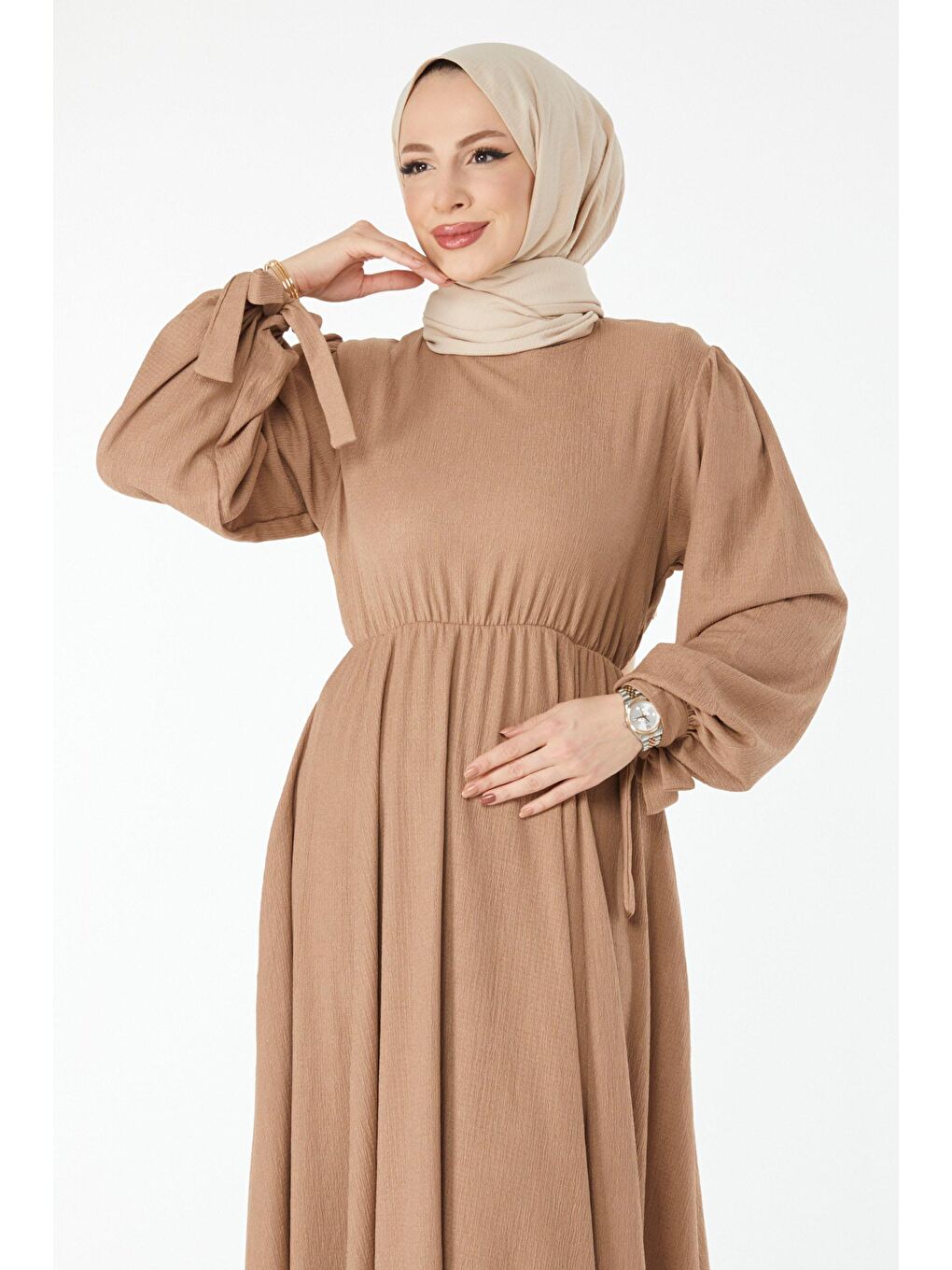 Bej Bisiklet Yaka Kadın Vizon Beli Lastikli Kolu Bağcık Detaylı Elbise - 24460-4