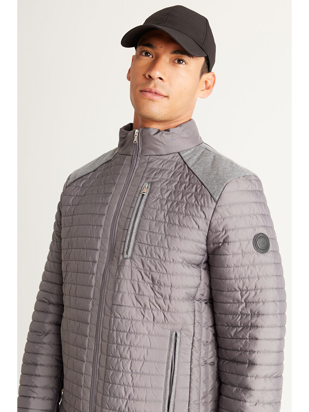 Erkek Gri Standart Fit Normal Kesim Dik Yaka Desenli Mont-3