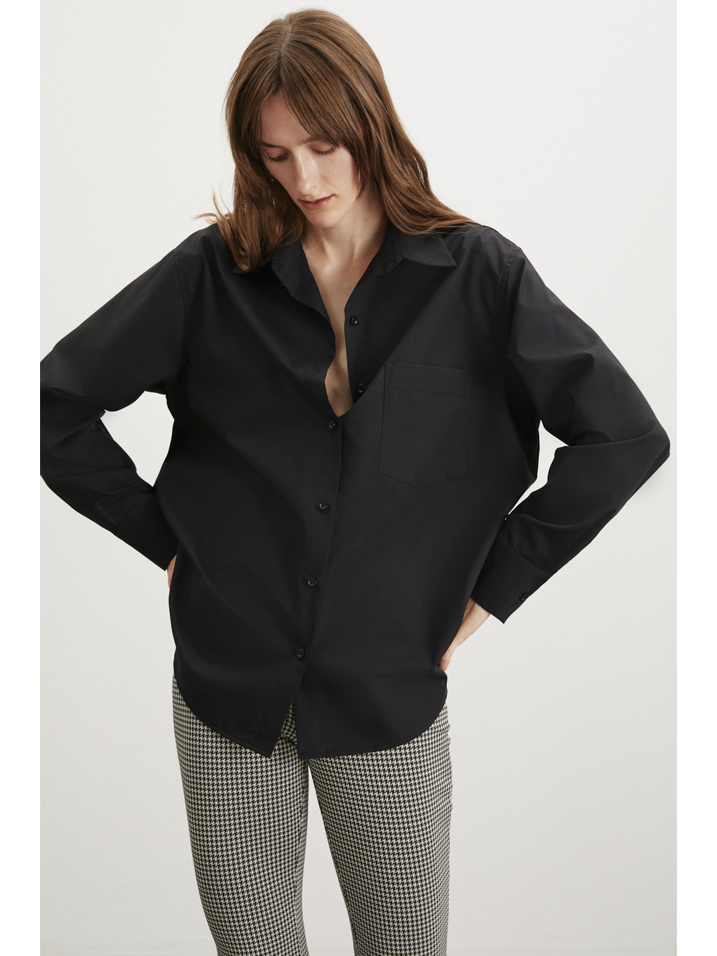 Celıa Kadın %100 Organik Pamuklu Oversize Fit Bol Kesim Tek Cepli Dokuma Siyah Gömlek-3