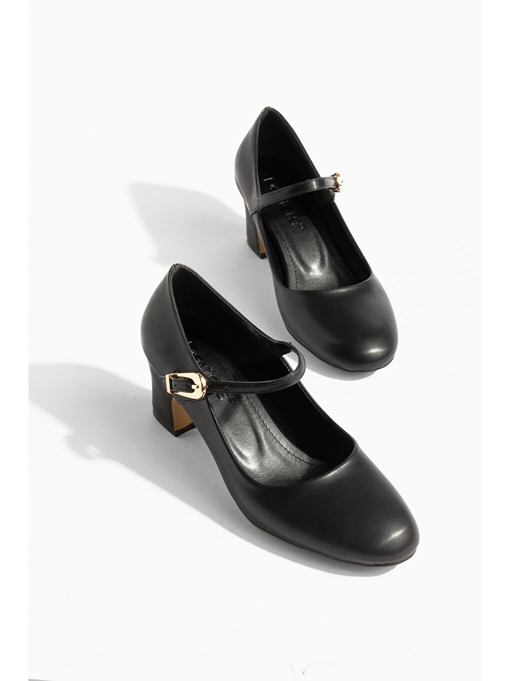 Siyah D4672 Günlük Ortopedik Kadın Klasik Topuklu Ayakkabı