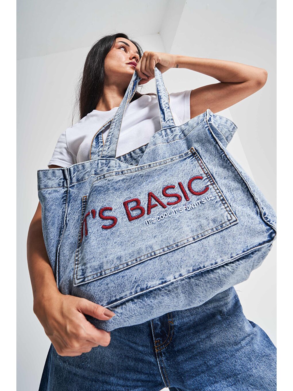 it's basic Koyu Mavi Renk S3w427 Bordo Nakışlı Körüklü Cepli Denim Çanta - 3