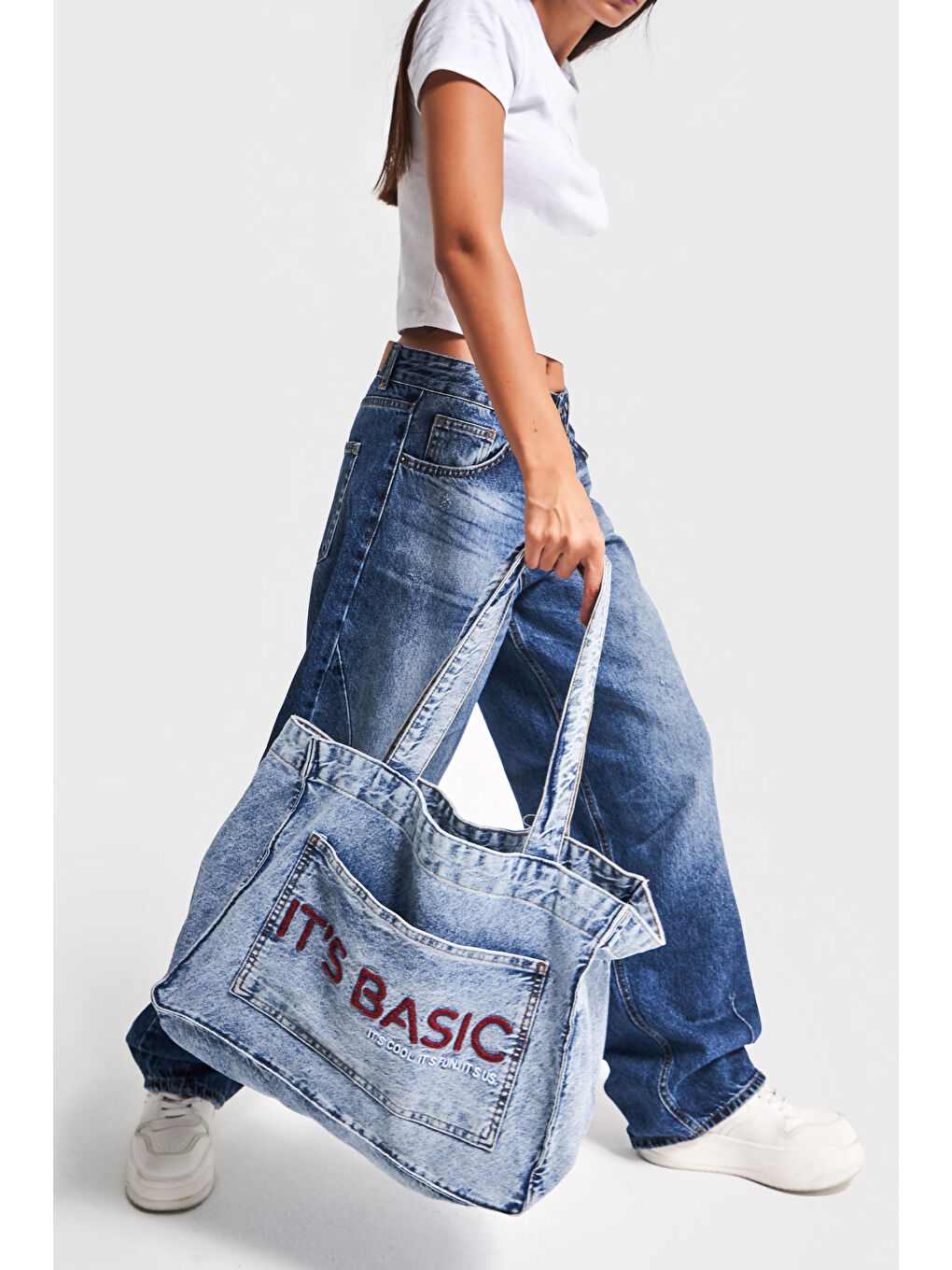 it's basic Koyu Mavi Renk S3w427 Bordo Nakışlı Körüklü Cepli Denim Çanta - 2