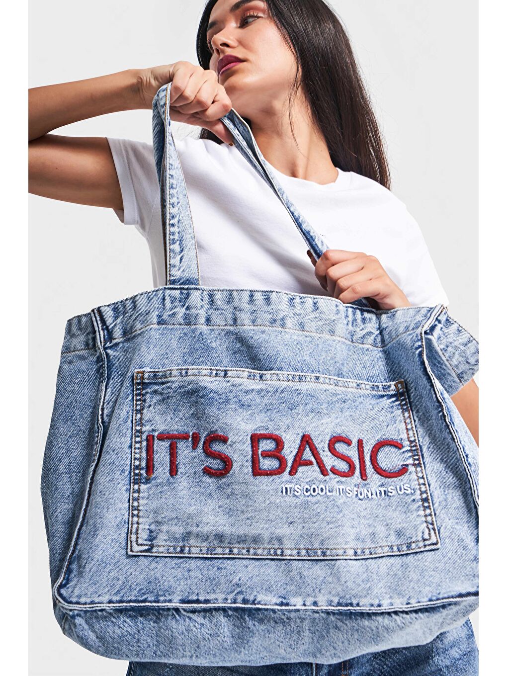 it's basic Koyu Mavi Renk S3w427 Bordo Nakışlı Körüklü Cepli Denim Çanta - 1