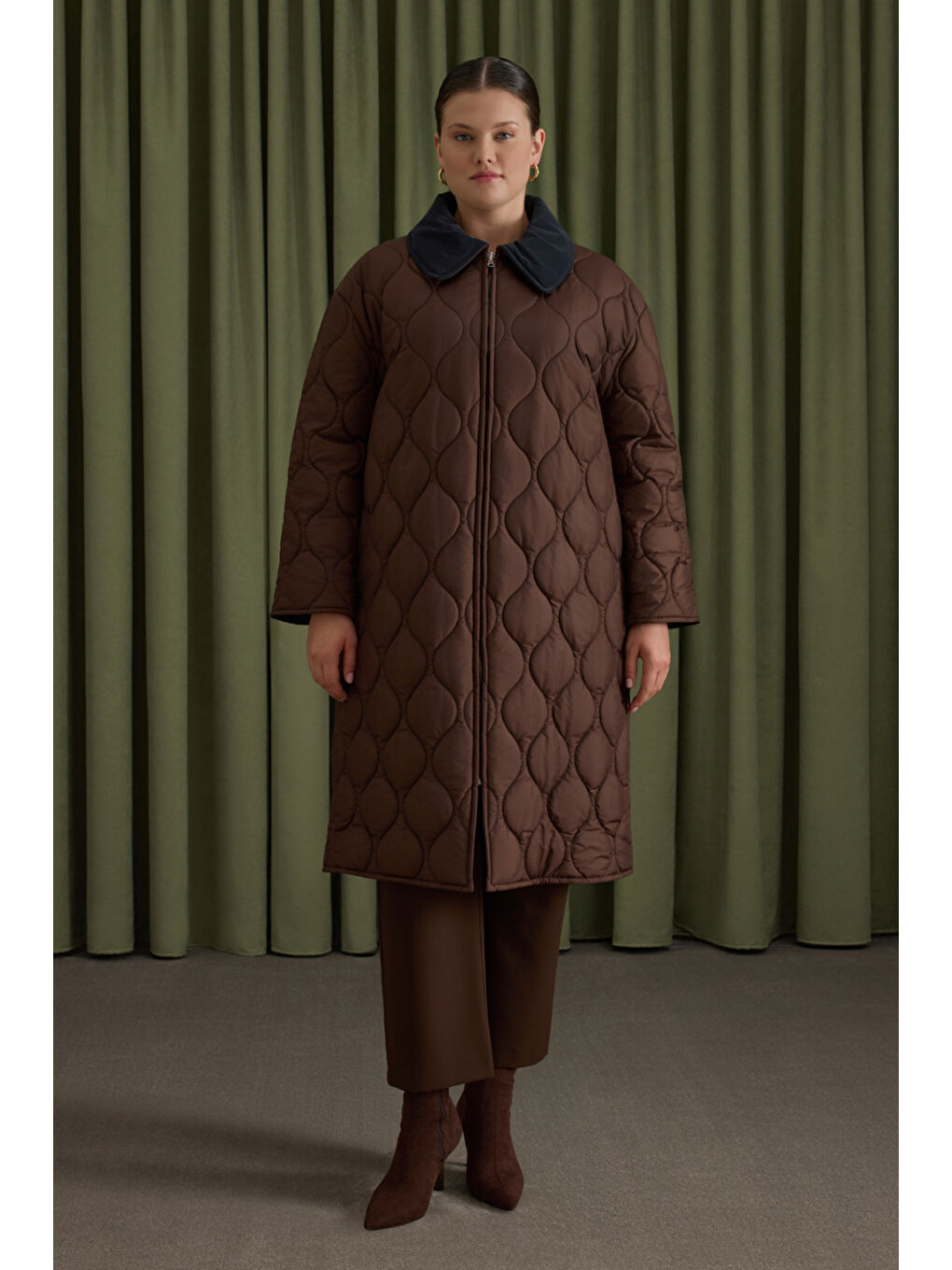 Kahverengi Çift Taraflı Kullanım Özellikli Kapitone Mont-1