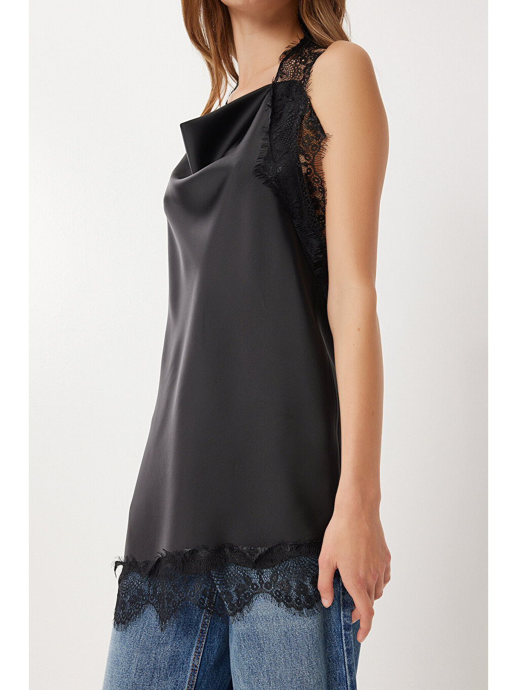 Siyah Halter Yaka Saten Yüzeyli Dantel Bluz SİYAH LXA0004-3