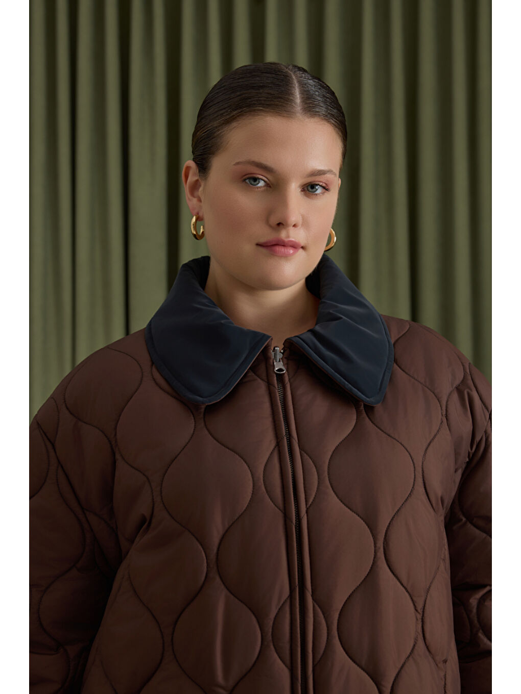 Kahverengi Çift Taraflı Kullanım Özellikli Kapitone Mont-2