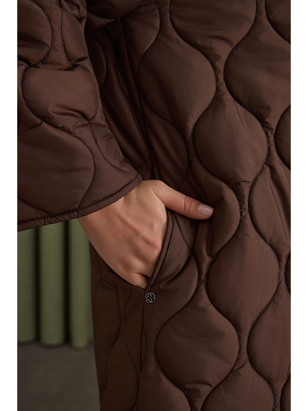 Kahverengi Çift Taraflı Kullanım Özellikli Kapitone Mont-3