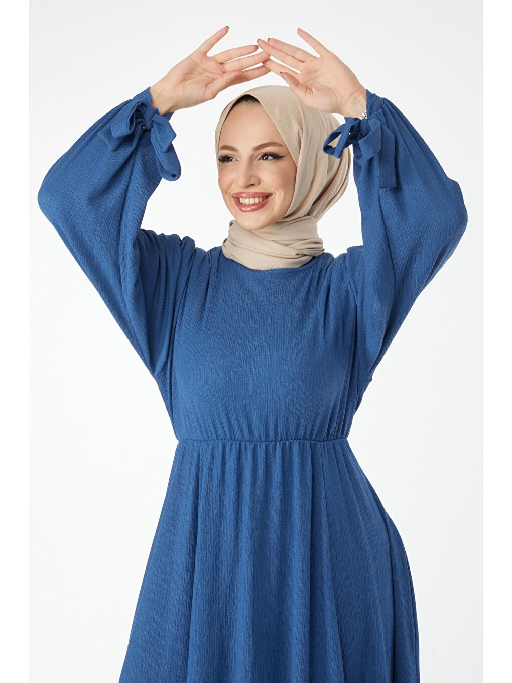 Bisiklet Yaka Kadın Mavi Beli Lastikli Kolu Bağcık Detaylı Elbise - 24460-5