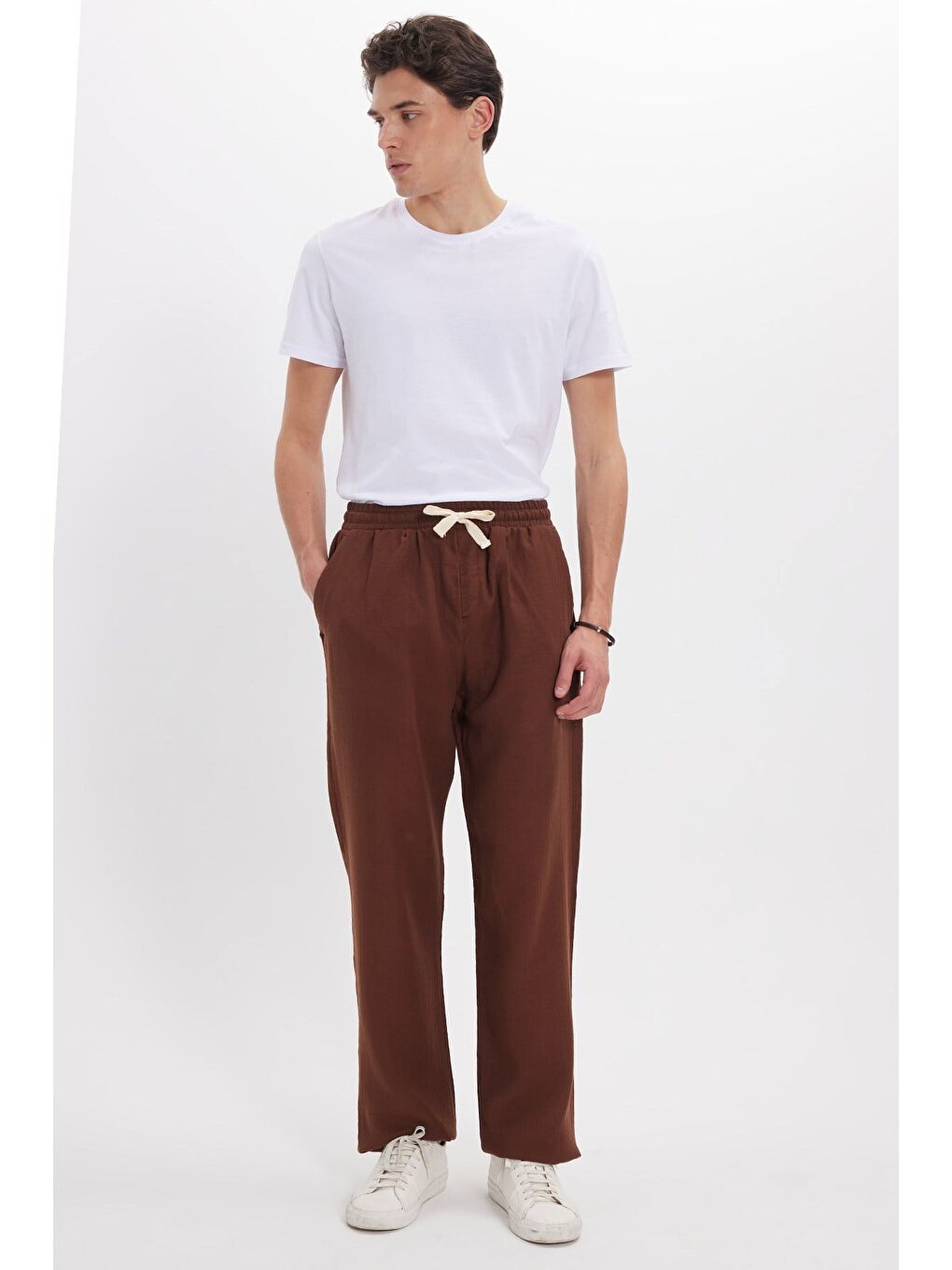 Erkek Baggy Fit Geniş Kesim %100 Pamuk Beli Lastikli Yandan Cepli Müslin Kahverengi Düz Pantolon-3