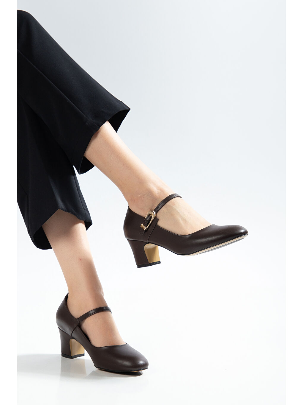 Kahverengi D4672 Günlük Ortopedik Kadın Klasik Topuklu Ayakkabı-2