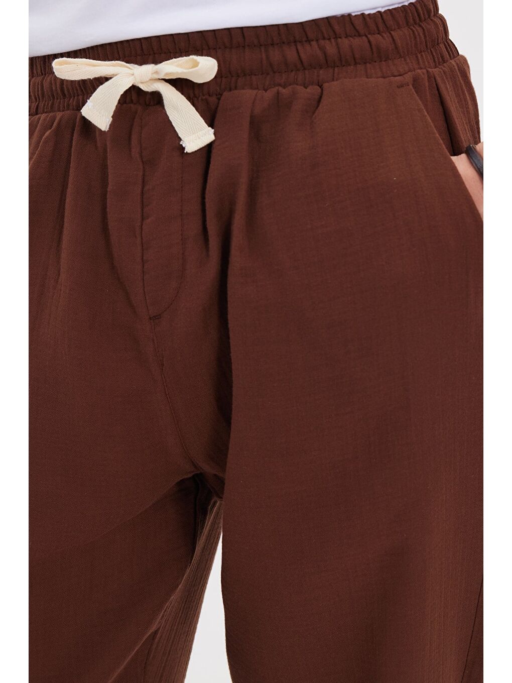 Erkek Baggy Fit Geniş Kesim %100 Pamuk Beli Lastikli Yandan Cepli Müslin Kahverengi Düz Pantolon-4