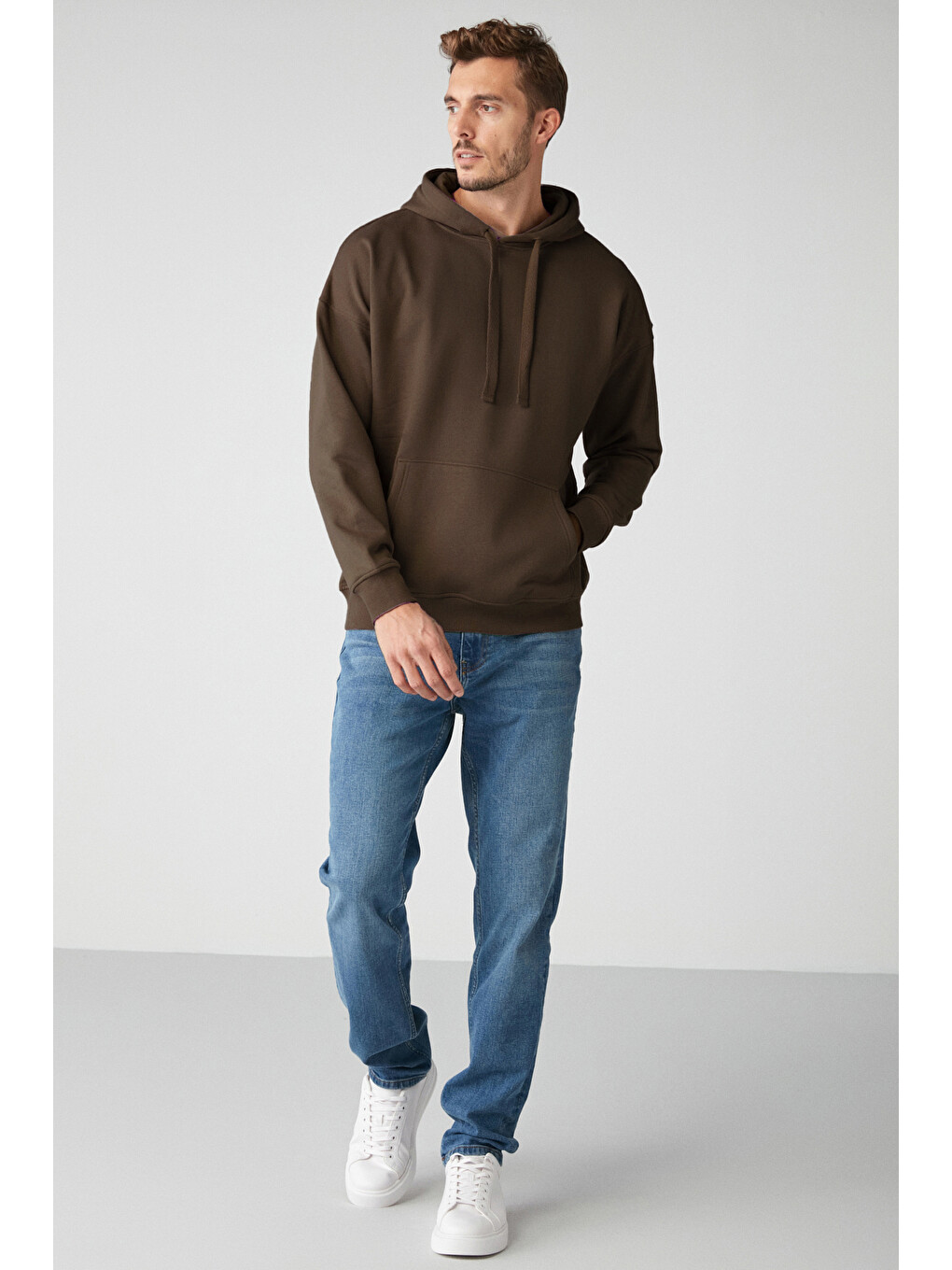 Steve Erkek Yumusaçık Kumaşlı Kordonlu Oversize Kapüşonlu Kanguru Cepli Kahverengi Sweatshirt-2