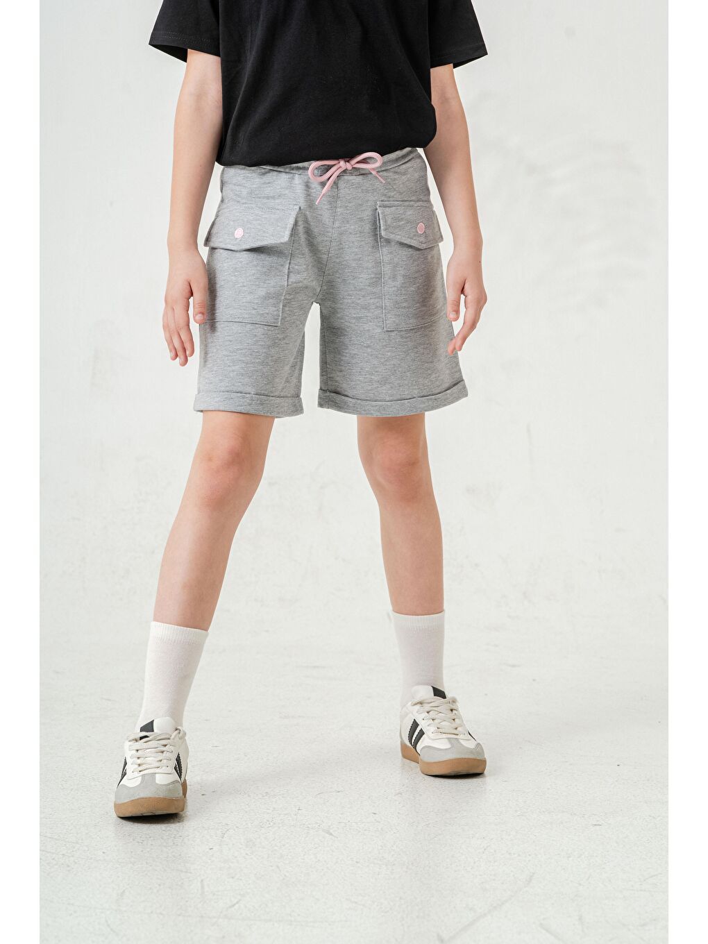 Gri Kargo Cepli Cep Kapağı Nakışlı Kız Çocuk Şort-3