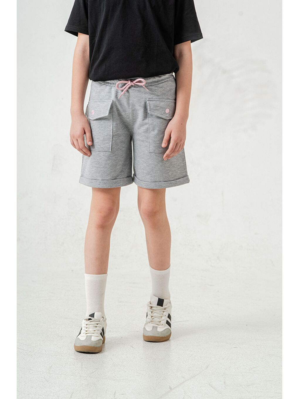Gri Kargo Cepli Cep Kapağı Nakışlı Kız Çocuk Şort-5